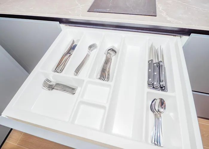 Ybh Atlantic Boutique *